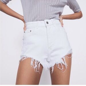 Zara high waisted distressed torn destroyed shredded white shorts size 6